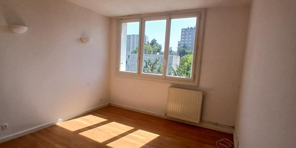 appartement à PAU (64000)