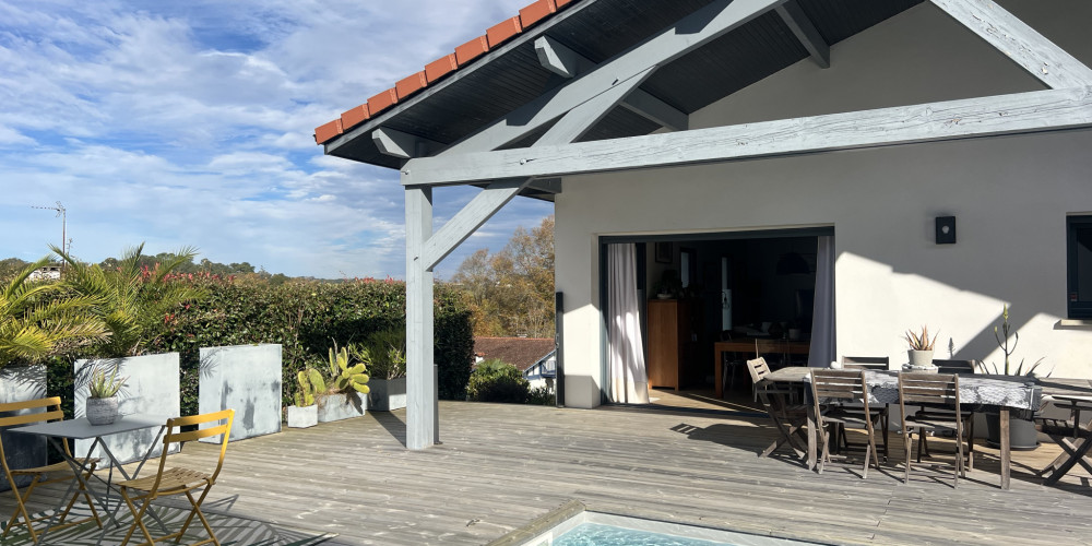 maison à BASSUSSARRY (64200)