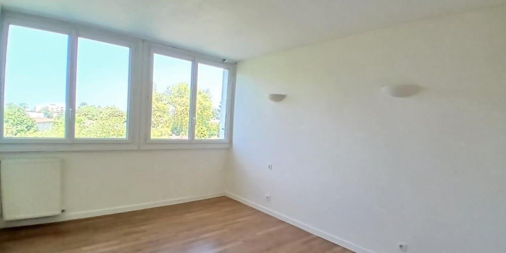 appartement à PAU (64000)