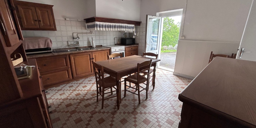 maison à SARE (64310)