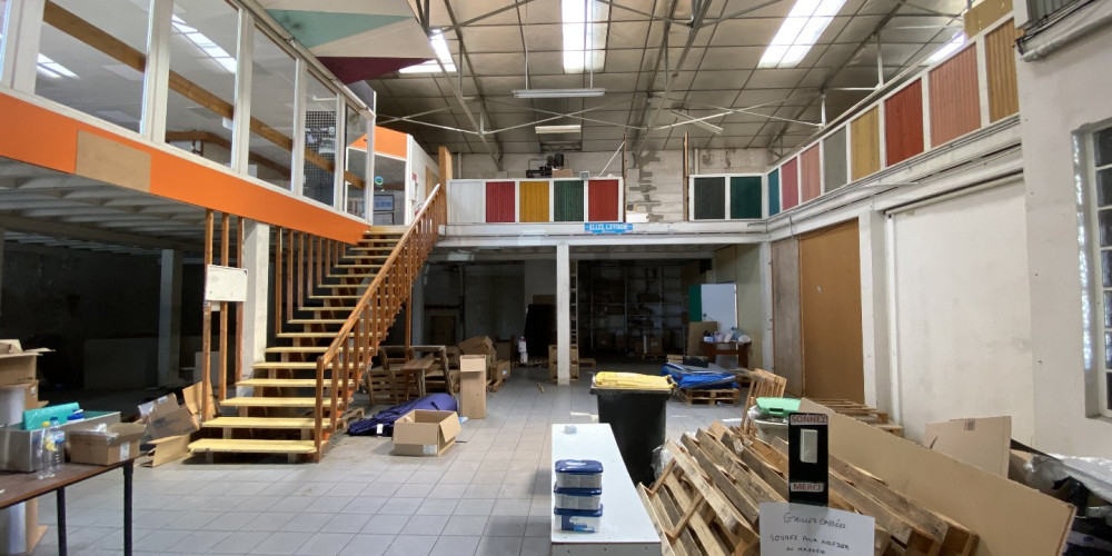 local commercial à BAYONNE (64100)
