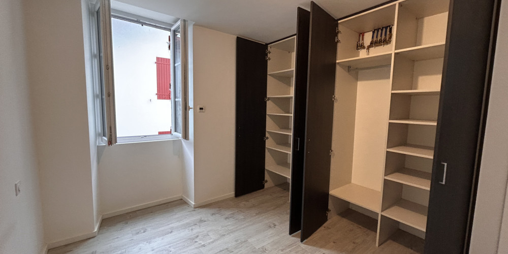 appartement à AINHOA (64250)