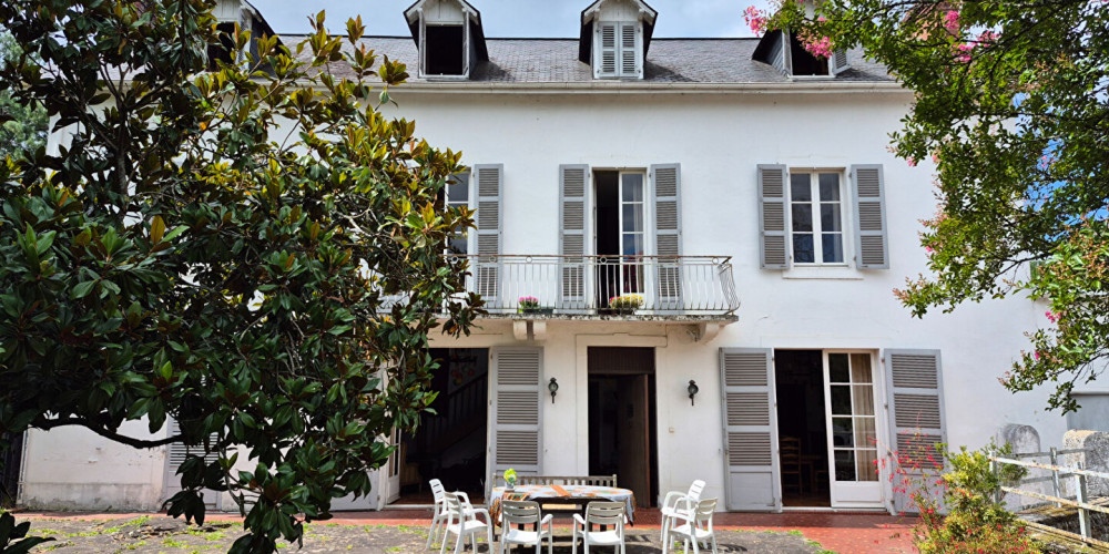 maison à PAU (64000)