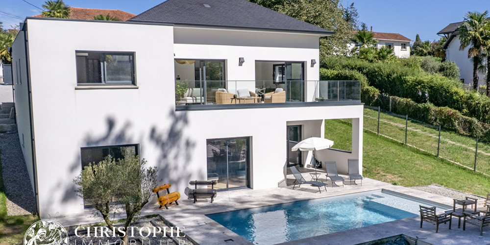 maison à PAU (64000)