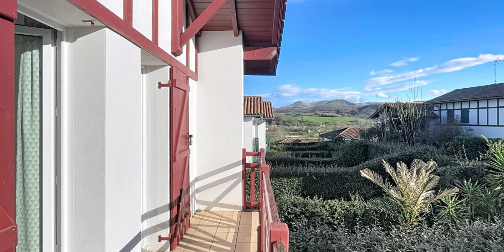 maison à ST PEE SUR NIVELLE (64310)