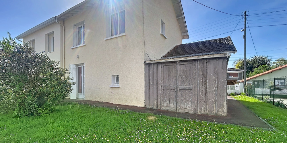 maison à PAU (64000)