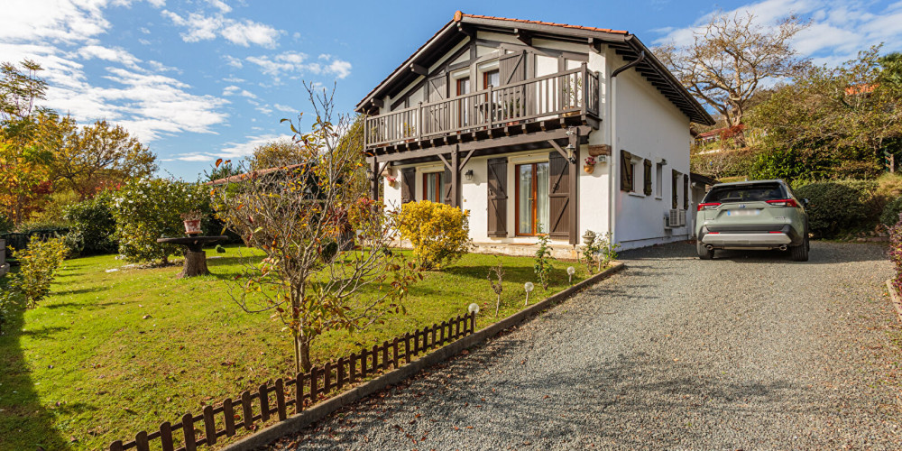 maison à ST PEE SUR NIVELLE (64310)