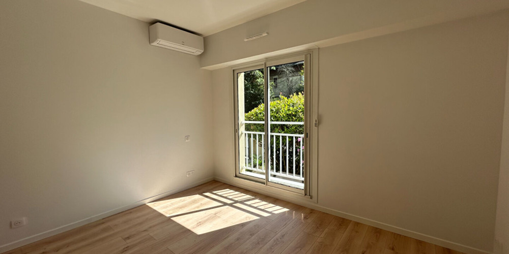 appartement à PAU (64000)