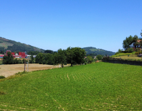 terrain  ST JEAN PIED DE PORT
