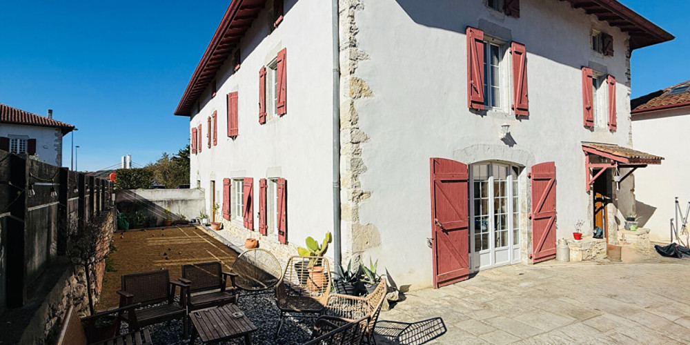 maison à GUICHE (64520)