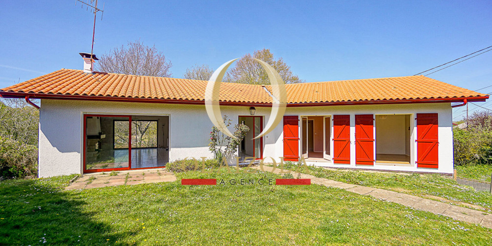 maison à BASSUSSARRY (64200)