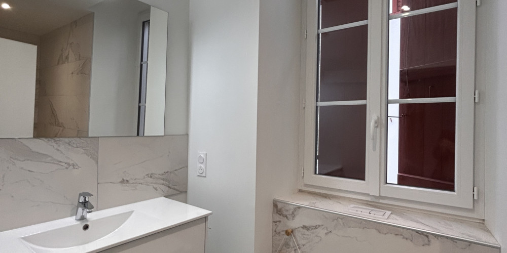 appartement à AINHOA (64250)