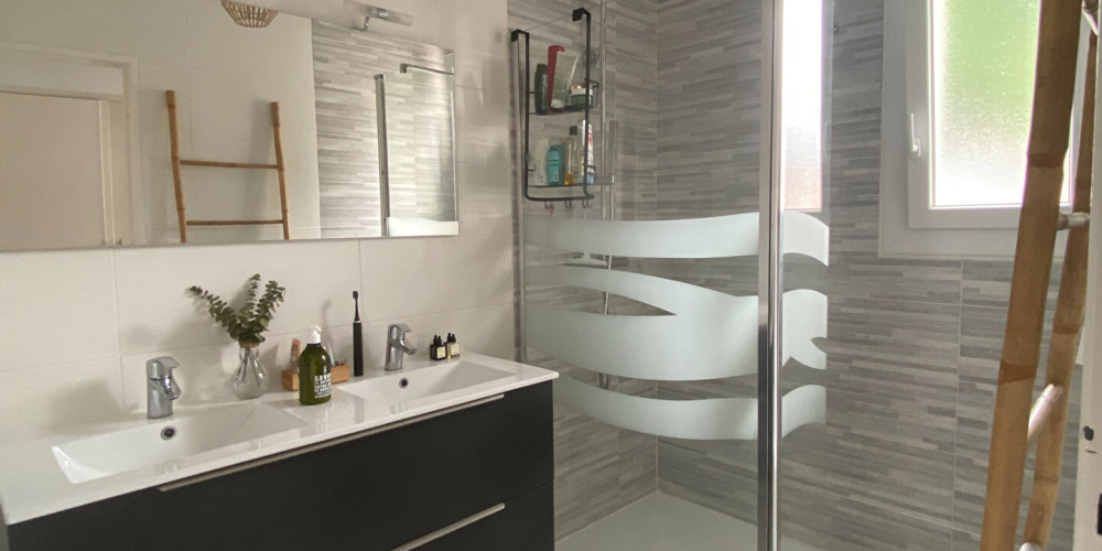 maison à LONS (64140)