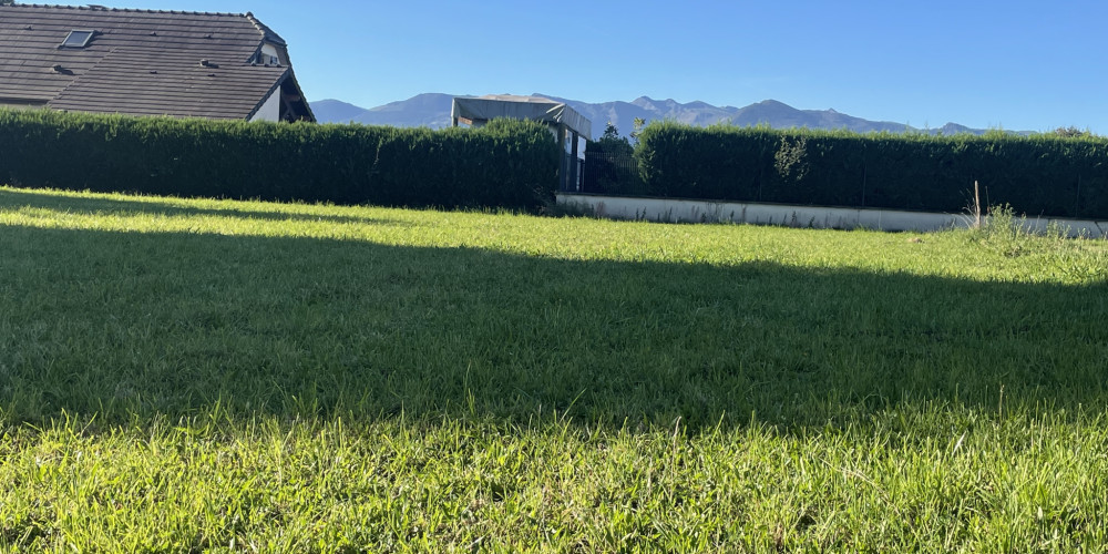 terrain à NAY (64800)