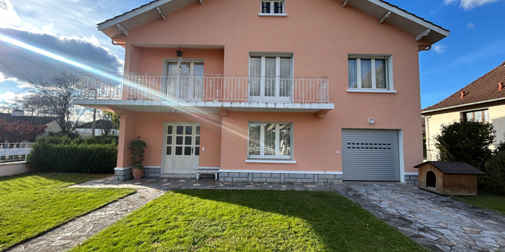 maison à PAU (64000)