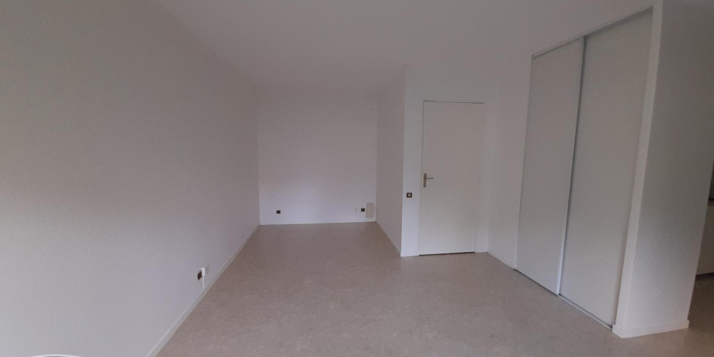 appartement à PAU (64000)