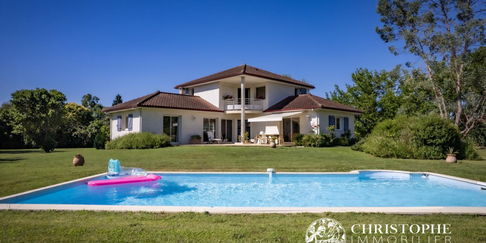 maison à PAU (64000)