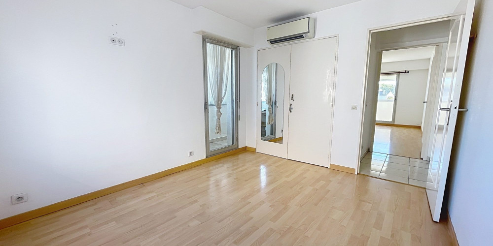 appartement à PAU (64000)