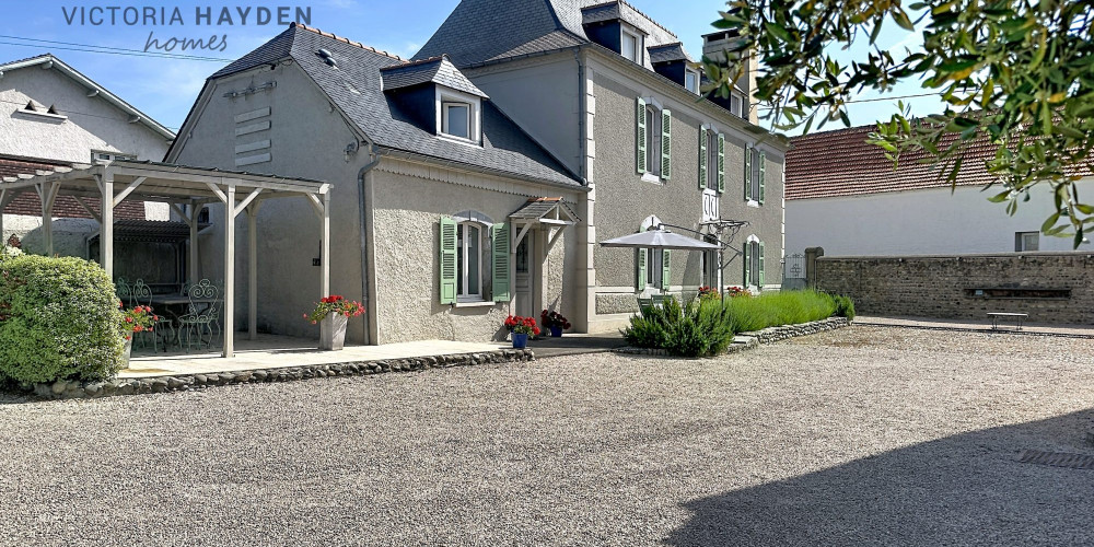 maison à NAY (64800)