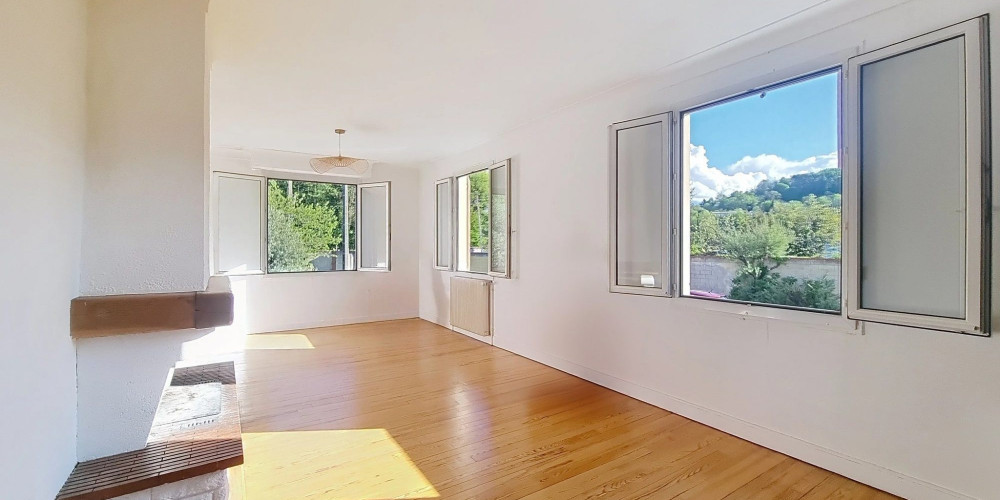 maison à JURANCON (64110)