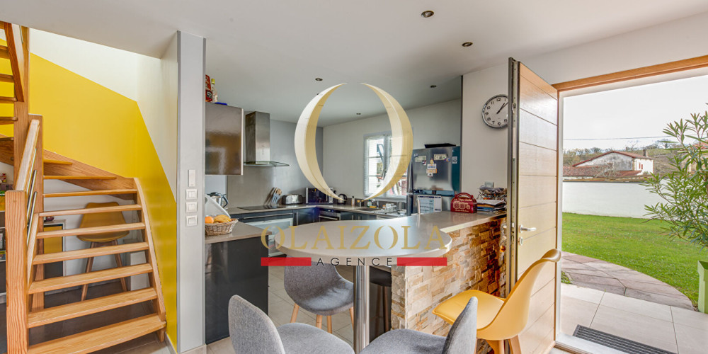 maison à ST PEE SUR NIVELLE (64310)