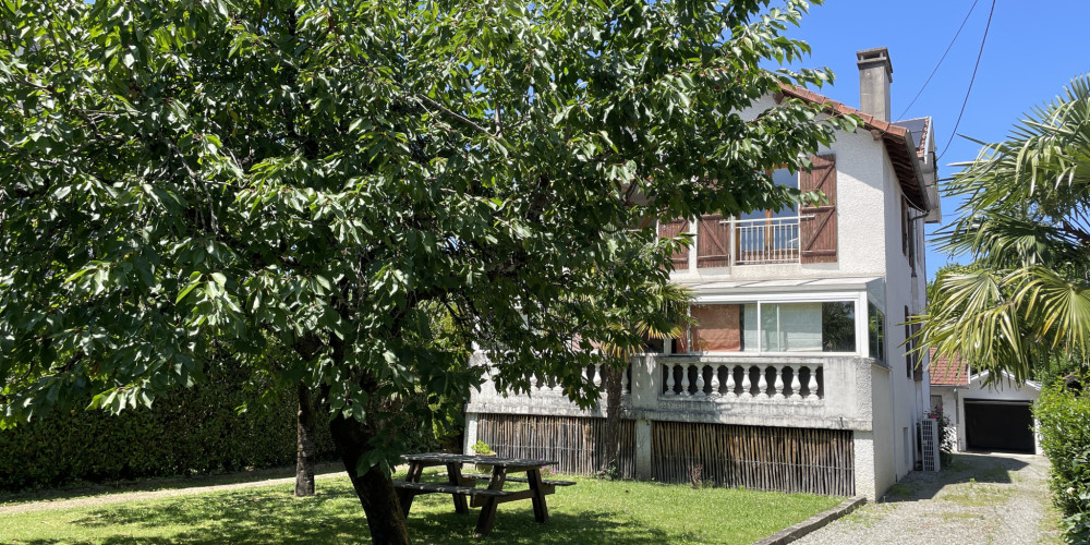 appartement à PAU (64000)