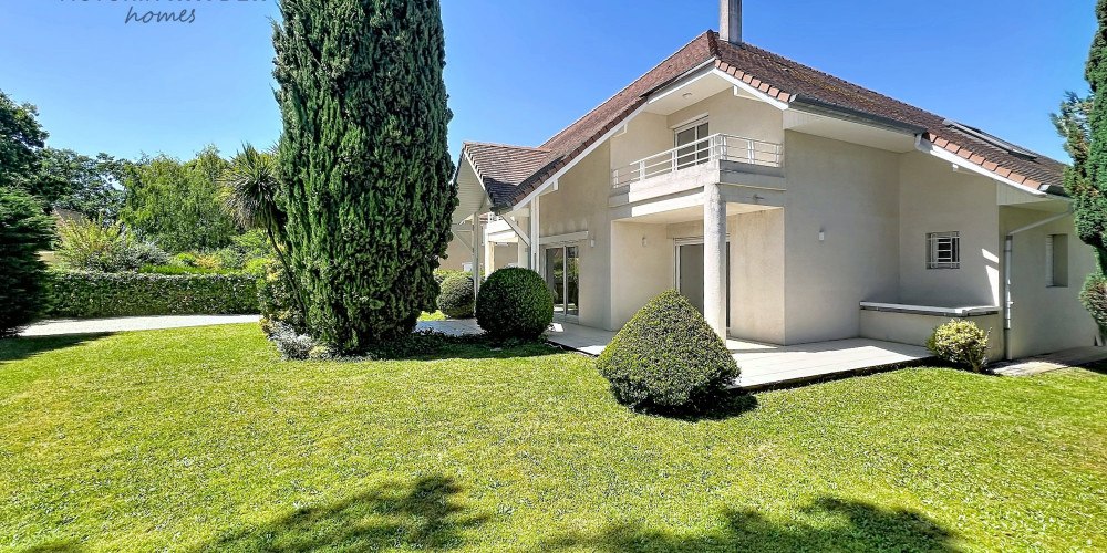 maison à PAU (64000)