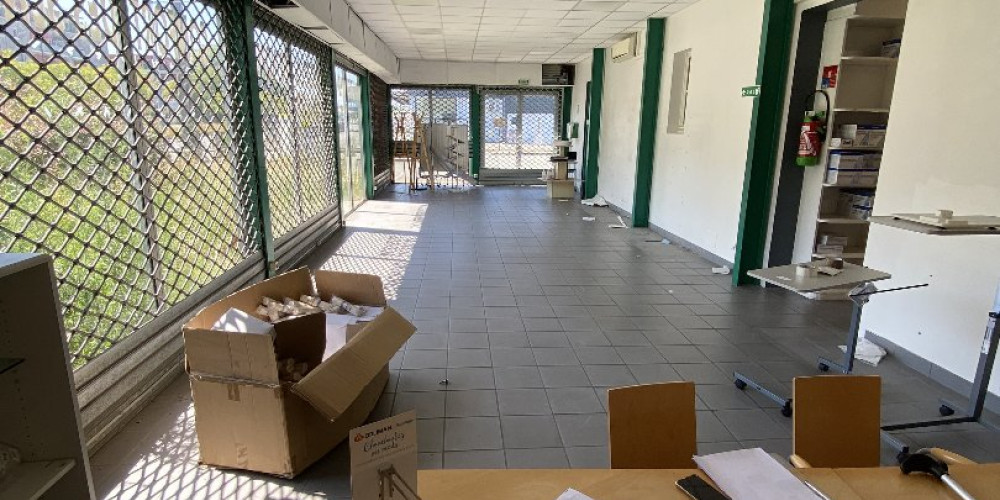 local commercial à BAYONNE (64100)