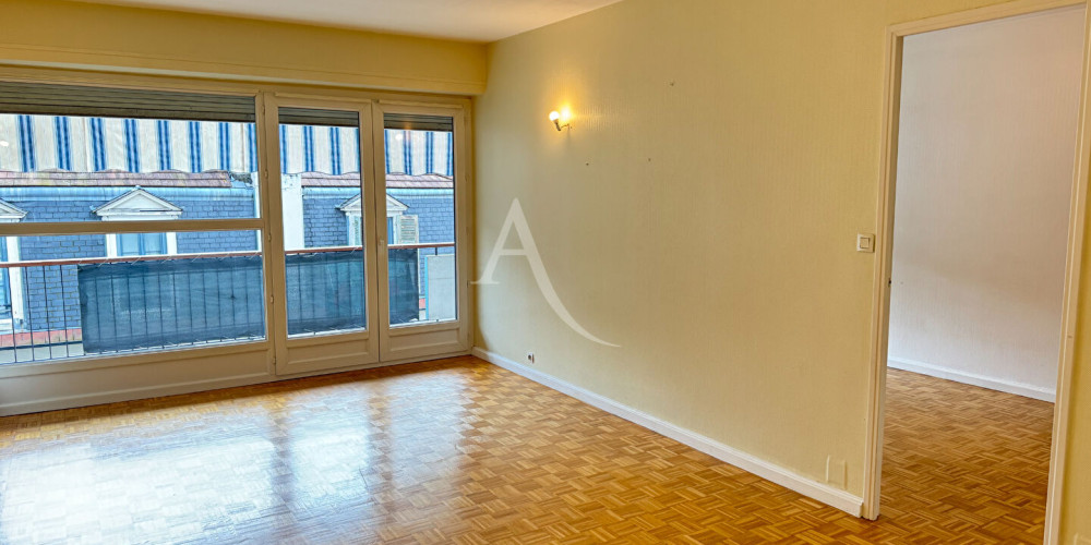 appartement à PAU (64000)