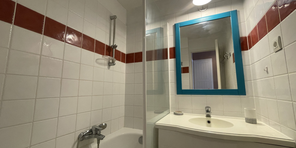 appartement à UHART CIZE (64220)