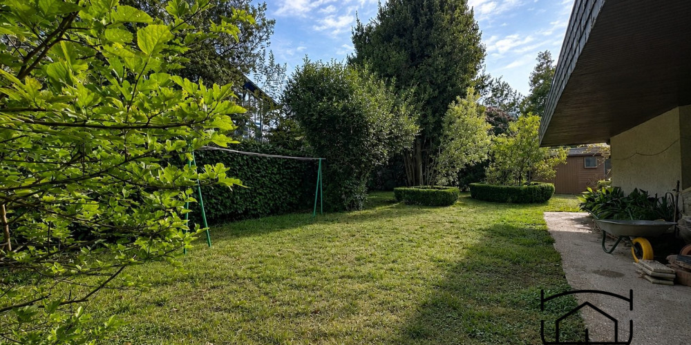 maison à PAU (64000)