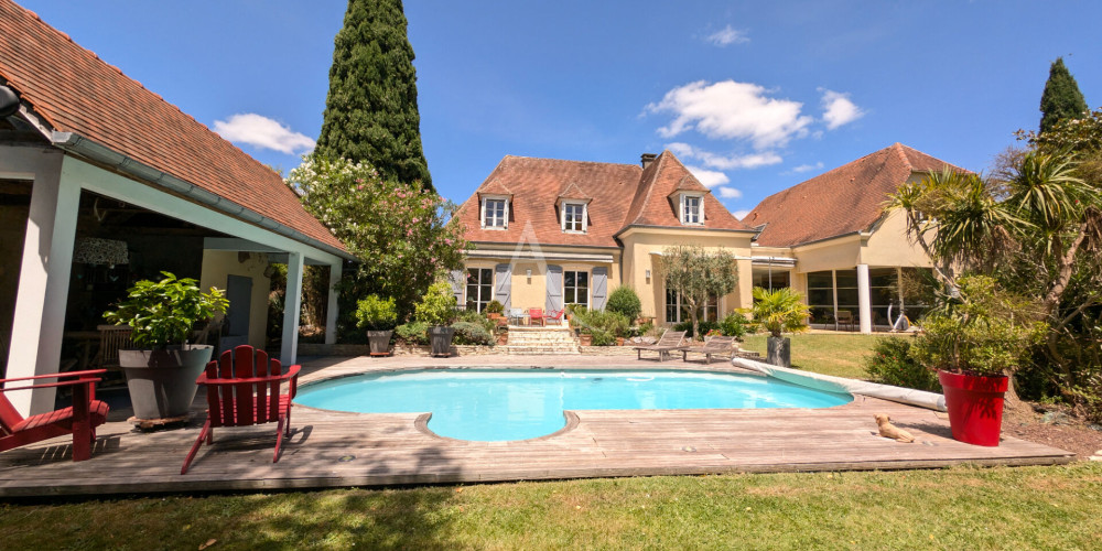 maison à PAU (64000)