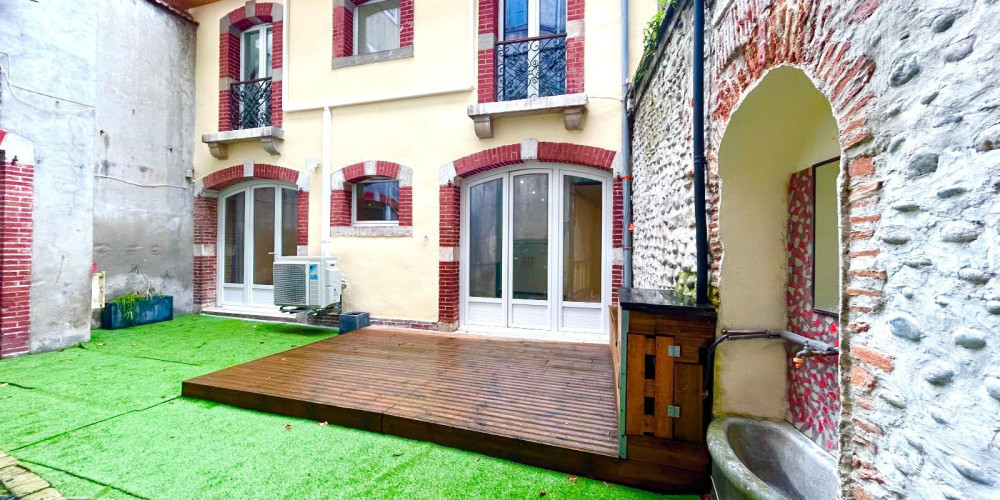 maison à PAU (64000)