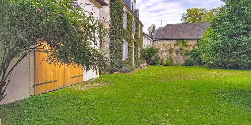 maison à PAU (64000)