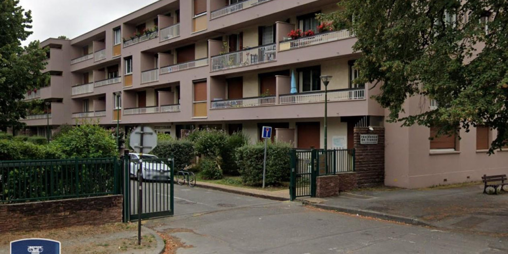 parking à PAU (64000)