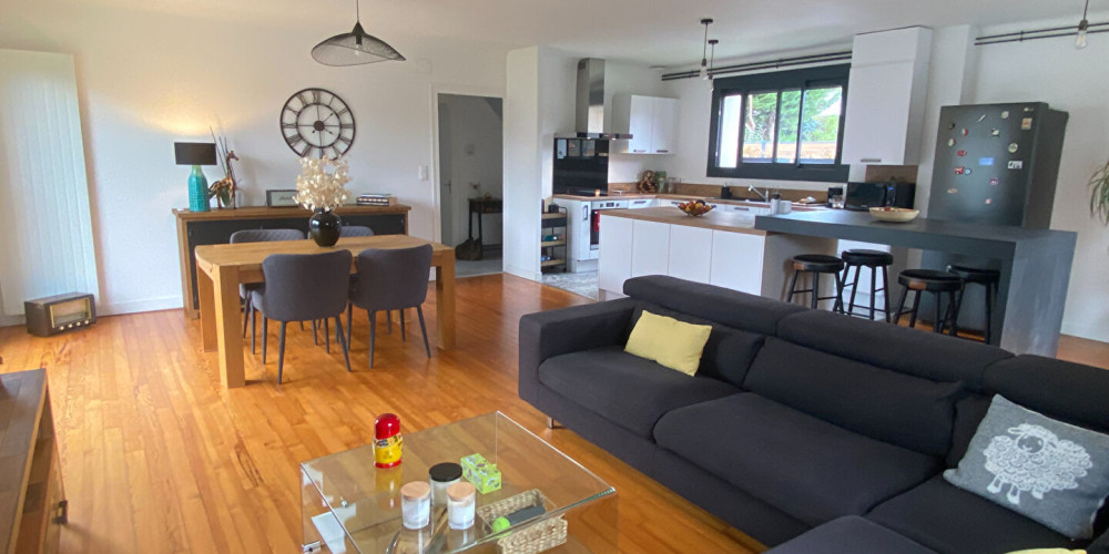 maison à LONS (64140)