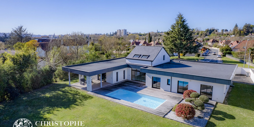 maison à PAU (64000)