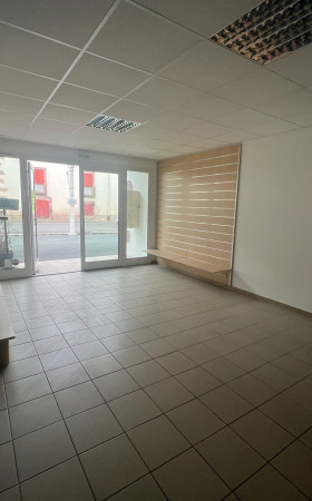 Local commercial  UHART CIZE