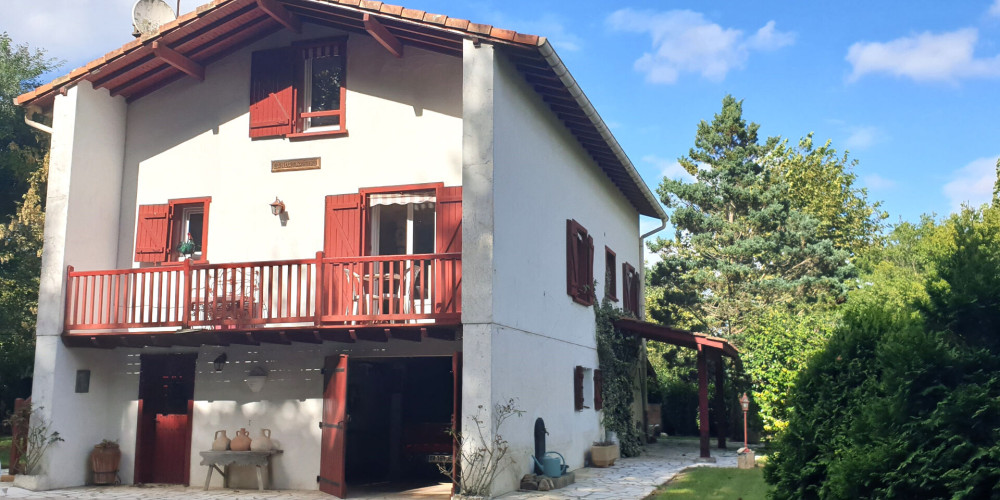 maison à ST PEE SUR NIVELLE (64310)