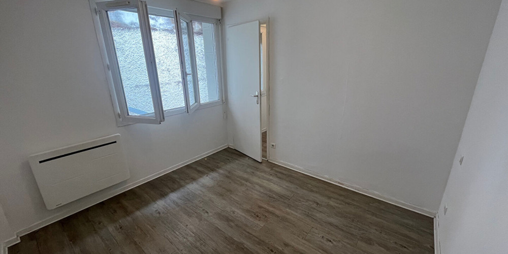 appartement à PAU (64000)