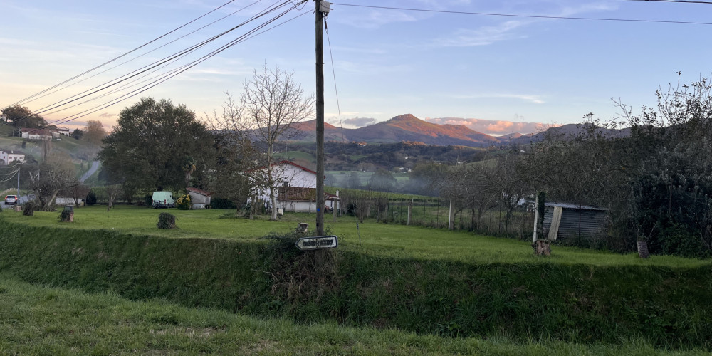 terrain à SOURAIDE (64250)