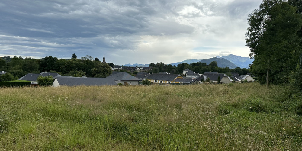 terrain à POUEYFERRE (65100)