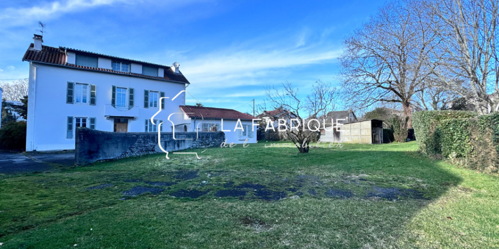 maison à PAU (64000)