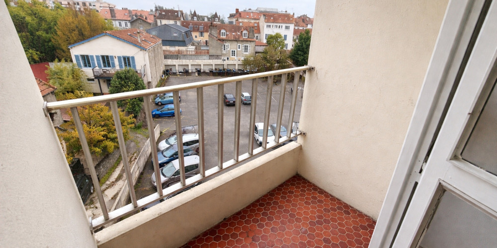 appartement à PAU (64000)