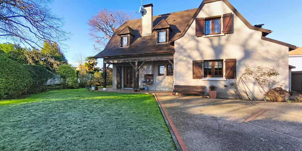 maison à PAU (64000)