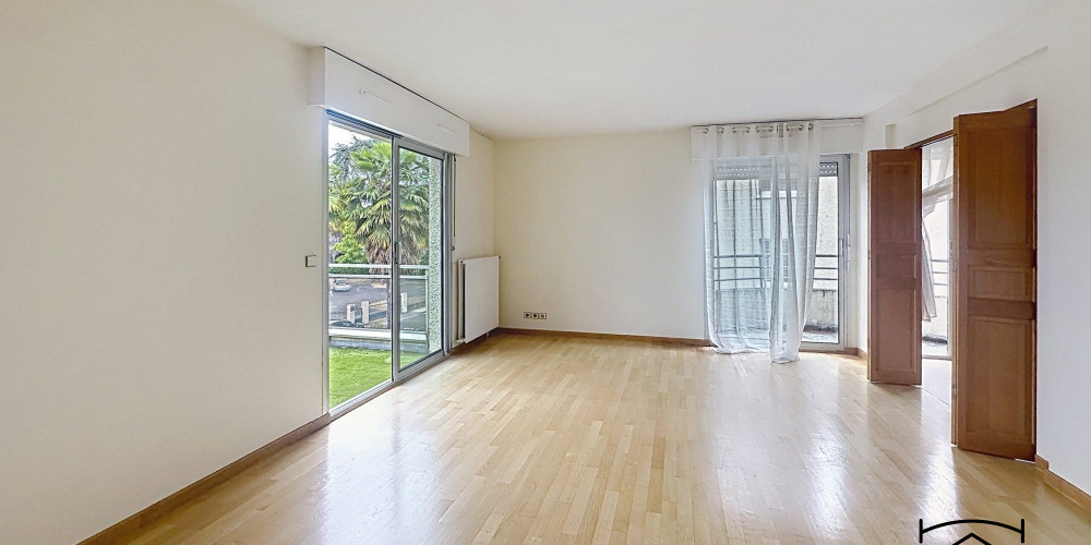 appartement à PAU (64000)