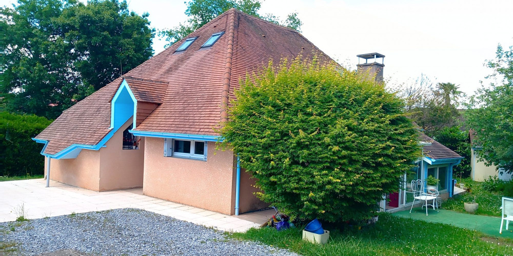 maison à LONS (64140)