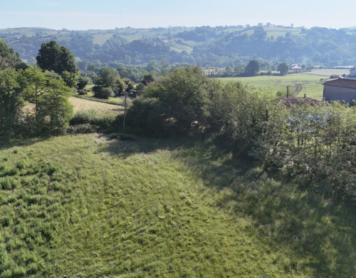 terrain  HASPARREN