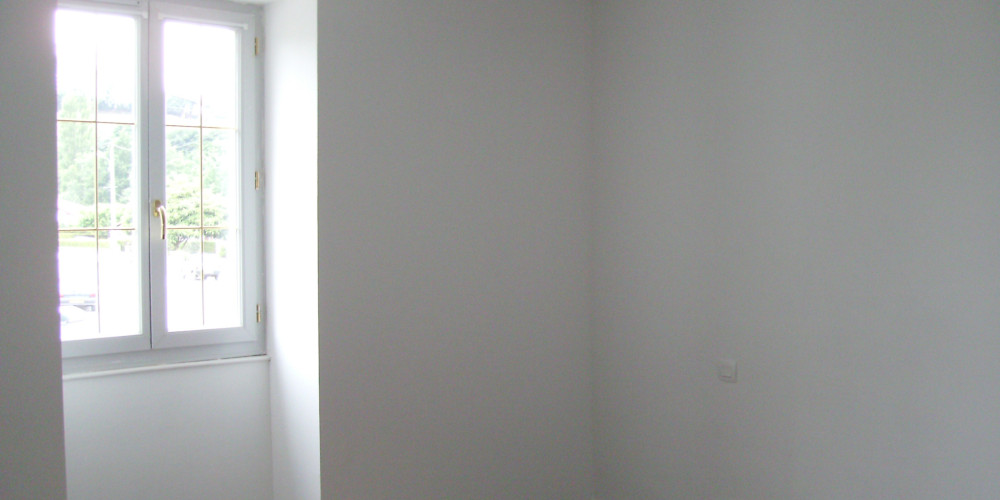 appartement à UHART CIZE (64220)