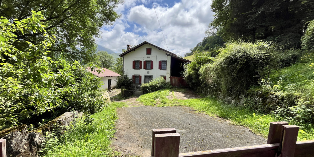 maison à MENDIVE (64220)